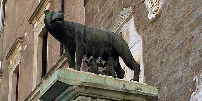 Das Wahrzeichen Roms: Eine Wölfin säugt Romulus und Remus. (Foto: ruti)