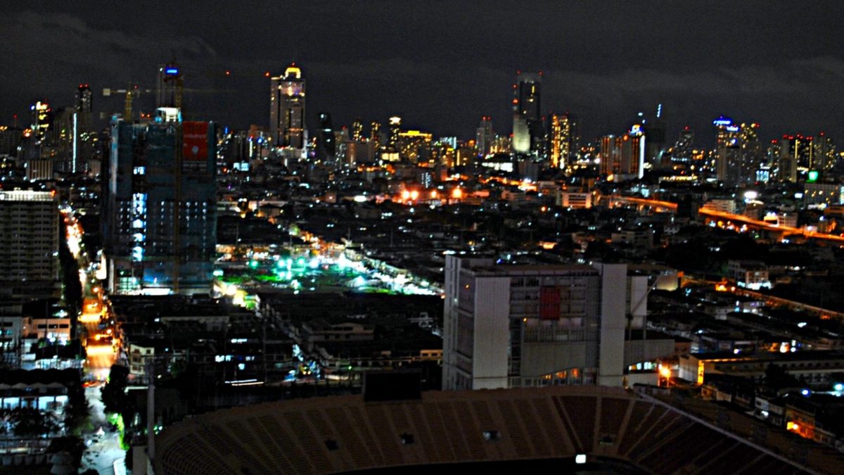 Bangkok bei Nacht von der "The Roof"-Skybar aus gesehen (Foto: S.E.)