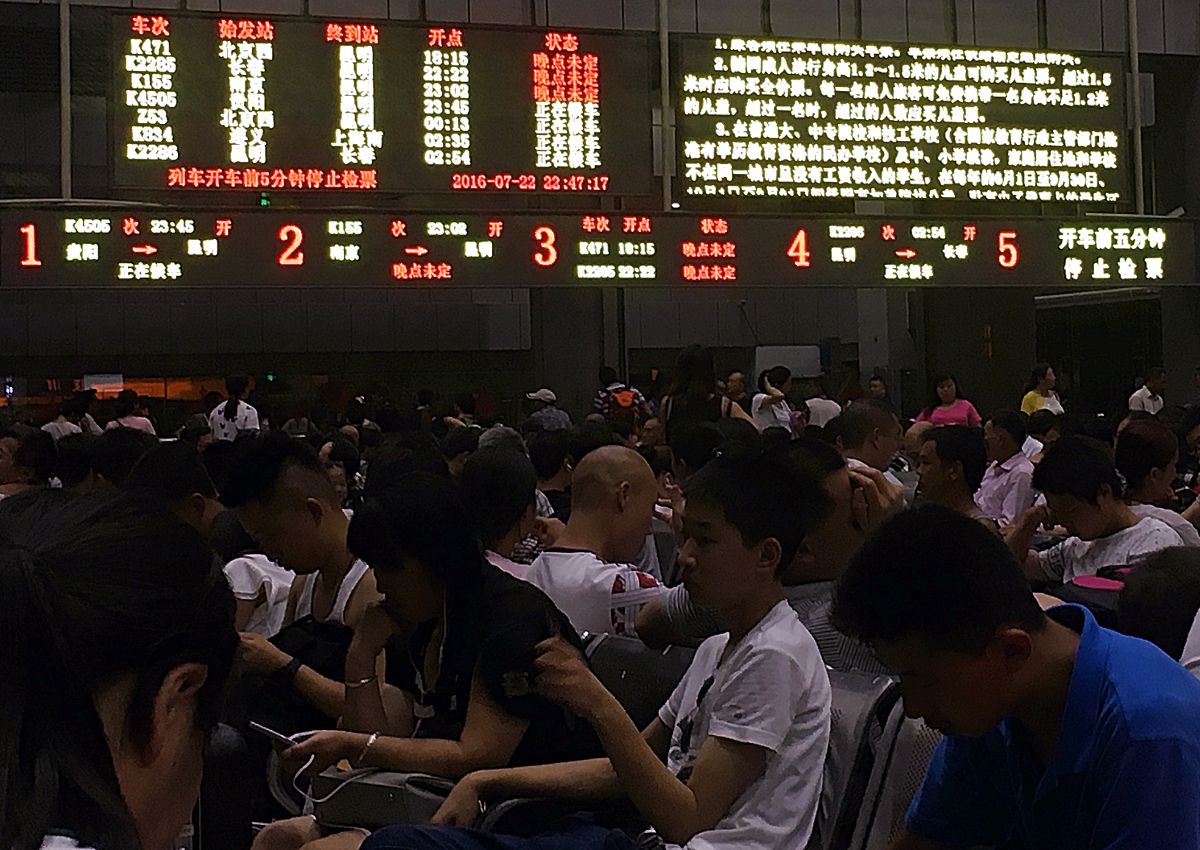 Die Anzeigetafel in der Bahnhofs-Wartehalle in Guiyang war für mich recht schwer zu lesen. (Foto: ruti)