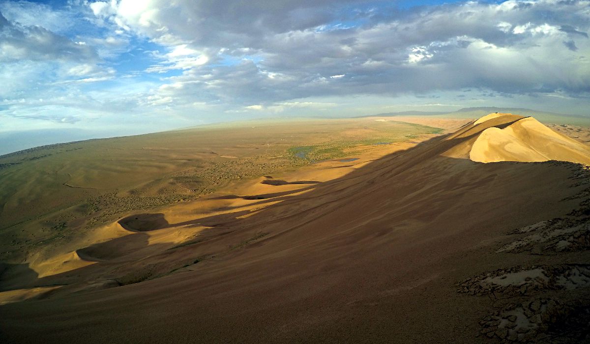Blick zurück dahin, wo wir herkamen. Mongolei 2016 (Foto: Ruti)