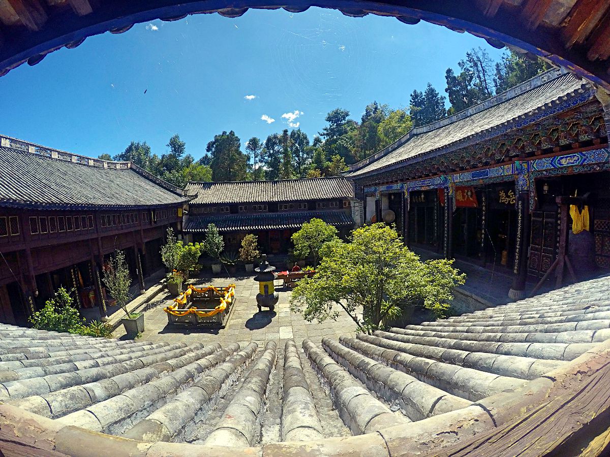 Das war der Blick aus meinem bescheidenen Zimmer im Wu Wei Tempel in China. (Foto: Ruti)