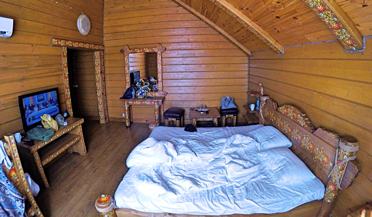 Unser hübsch verziertes Zimmer im Hotel "Bäreneck" (Foto: Ruti)
