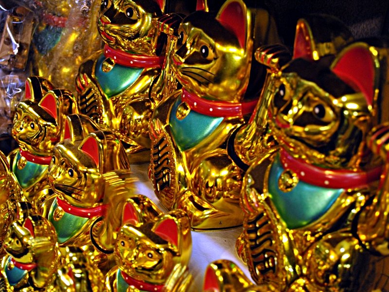 Winkekatzen in Bangkoks Chinatown. (Foto: S.E.)
