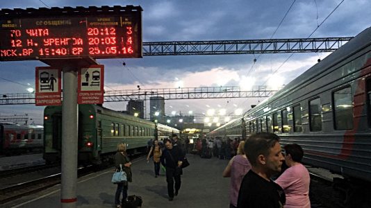 Die transsibirische Eisenbahn bei einem Stopp in Ekaterinenburg. (Foto: Ruti)